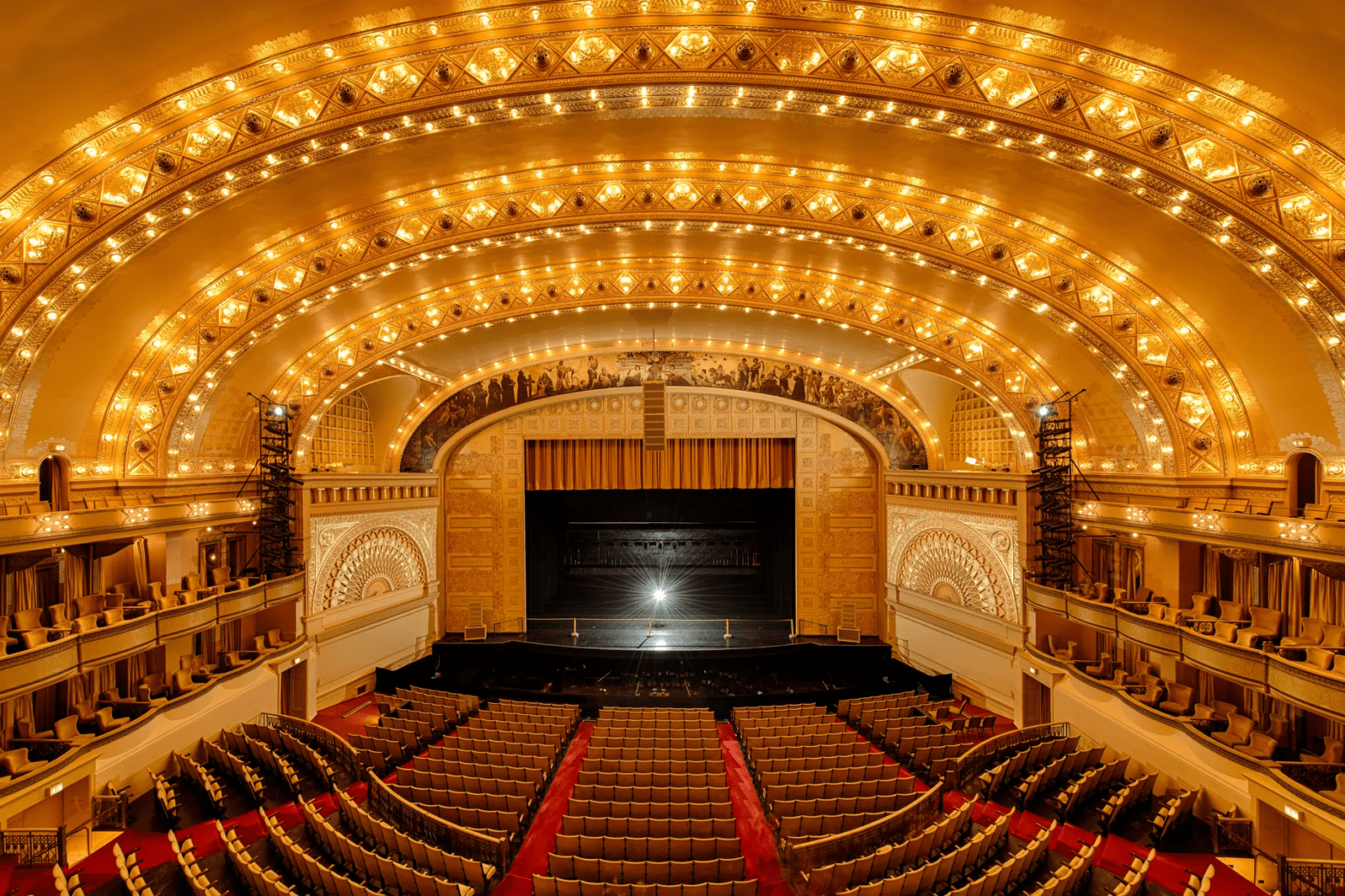 Featured image for post: Chicago Philharmonic at Auditorium Theatre: Subscribe Today!